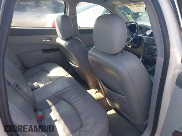 2007 Buick LaCrosse CXS with VIN 2G4WE587471117259, listed as a IAAI auction lot 41882777 with 201,787 mi miles. Bid and sale history available at carsss.com. Image 8.