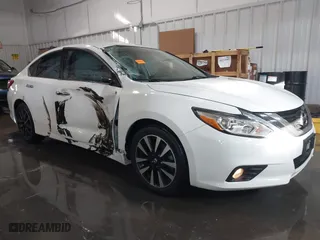 2018 Nissan Altima 2.5 SL with VIN 1N4AL3AP7JC151500, listed as a IAAI auction lot 41330909 with 142,536 mi miles. Bid and sale history available at carsss.com. Image 13.