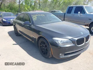 2010 BMW 7 Series 750i xDrive z VIN WBAKC6C59AC393357, wystawiony jako IAAI lot #42139412 z przebiegiem 103 067 mil mil oraz . Historia ofert i sprzedaży dostępna na DreamBid. Obrazek 1.