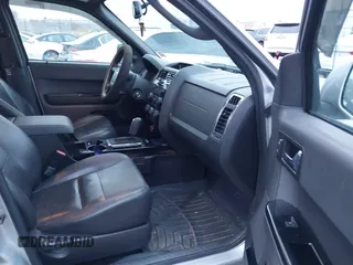 2012 Ford Escape Limited с VIN 1FMCU9E70CKB77700, выставлен на аукционе IAAI как лот 41226558 с пробегом 102 692 миль миль и . История ставок и продаж доступна на DreamBid. Изображение 5.