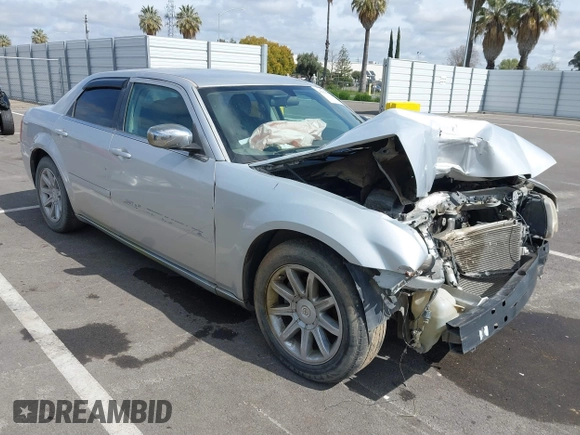 2006 Chrysler 300 with VIN 2C3KA43R46H523392, listed as a IAAI auction lot 41841845 with 192,740 mi miles. Bid and sale history available at carsss.com. Image 1.