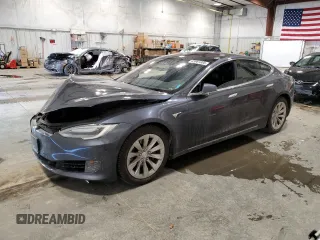 2017 Tesla Model S 100D z VIN 5YJSA1E2XHF197245, wystawiony jako Copart lot #45961805 z przebiegiem Nie podano mil oraz Nie do naprawy • Non repairable. Historia ofert i sprzedaży dostępna na DreamBid. Obrazek 1.