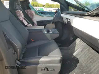 2024 Tesla Cybertruck Cyberbeast z VIN 7G2CEHEE5RA000103, wystawiony jako Copart lot #78871284 z przebiegiem Nie podano mil oraz Tytuł czysty. Historia ofert i sprzedaży dostępna na DreamBid. Obrazek 7.