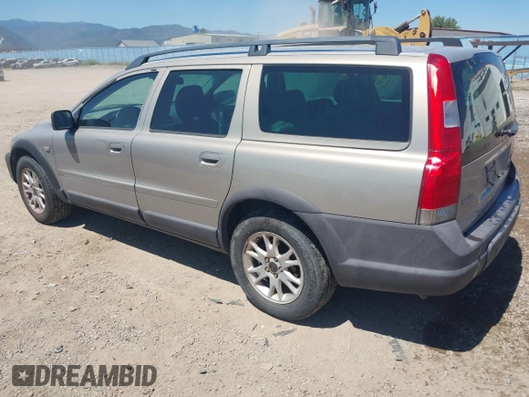 2004 Volvo V70 XC Cross Country with VIN YV1SZ59H441163300, listed as a IAAI auction lot 42606073 with 193,098 mi miles and . Bid and sale history available at DreamBid. Image 3.