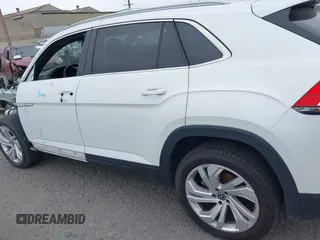 2021 Volkswagen Atlas SEL с VIN 1V2EE2CA1MC228616, выставлен на аукционе IAAI как лот 41231626 с пробегом 46 369 миль миль и . История ставок и продаж доступна на DreamBid. Изображение 15.