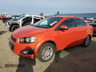 2012 Chevrolet Sonic LT z VIN 1G1JD5SHXC4140426, wystawiony jako Copart lot #82801084 z przebiegiem 149 429 mil mil oraz Szkoda całkowita • Salvage title. Historia ofert i sprzedaży dostępna na DreamBid. Obrazek 1.