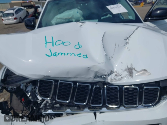 2022 Jeep Grand Cherokee Limited with VIN 1C4RJKBG7N8555451, listed as a IAAI auction lot 42670111 with 51,520 mi miles and . Bid and sale history available at DreamBid. Image 9.