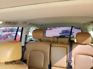 2017 Nissan Armada Platinum z VIN JN8AY2ND1H9000556, wystawiony jako Copart lot #49846525 z przebiegiem 179 394 mil mil oraz Szkoda całkowita • Salvage title. Historia ofert i sprzedaży dostępna na DreamBid. Obrazek 10.