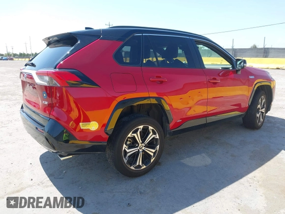 2022 Toyota RAV4 XSE with VIN JTMEB3FV8ND090664, listed as a IAAI auction lot 42465718 with 22,227 mi miles and . Bid and sale history available at DreamBid. Image 4.