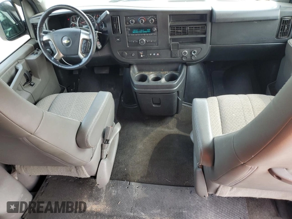 2018 Chevrolet Express Passenger LT with VIN 1GAZGPFPXJ1234733, listed as a Copart auction lot 59728105 with 92,513 mi miles and Salvage title. Bid and sale history available at DreamBid. Image 8.
