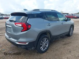 2023 GMC Terrain SLT z VIN 3GKALVEG9PL181616, wystawiony jako IAAI lot #42338137 z przebiegiem 44 400 mil mil oraz . Historia ofert i sprzedaży dostępna na DreamBid. Obrazek 4.