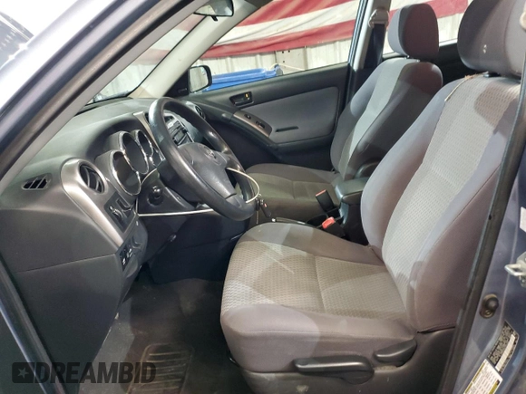 2006 Toyota Matrix STD z VIN 2T1LR32E06C554649, wystawiony jako Copart lot #51359795 z przebiegiem 144 406 mil mil oraz Tytuł czysty. Historia ofert i sprzedaży dostępna na DreamBid. Obrazek 7.