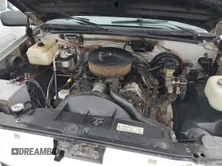 1989 GMC Sierra 2500 z VIN 1GTGK24K8KE532683, wystawiony jako Copart lot #51434114 z przebiegiem 79 134 mil mil oraz Szkody całkowita. Historia ofert i sprzedaży dostępna na DreamBid. Obrazek 13.
