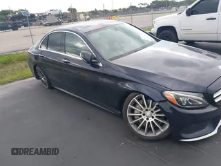 2015 Mercedes-Benz C 300 Luxury z VIN 55SWF4KB0FU003066, wystawiony jako IAAI lot #42477050 z przebiegiem 93 119 mil mil oraz . Historia ofert i sprzedaży dostępna na DreamBid. Obrazek 6.