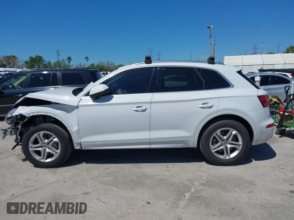 2019 Audi Q5 Premium with VIN WA1ANAFY3K2127433, listed as a IAAI auction lot 41786698 with 49,881 mi miles. Bid and sale history available at carsss.com. Image 15.