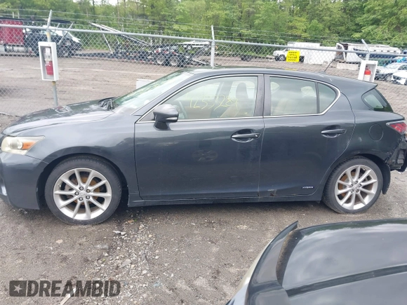 2011 Lexus CT 200h with VIN JTHKD5BH9B2033100, listed as a IAAI auction lot 42333289 with 235,268 mi miles and . Bid and sale history available at DreamBid. Image 14.