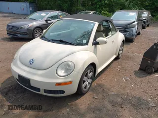 2006 Volkswagen Beetle z VIN 3VWRF31Y66M316498, wystawiony jako IAAI lot #42399384 z przebiegiem 123 886 mil mil oraz . Historia ofert i sprzedaży dostępna na DreamBid. Obrazek 2.