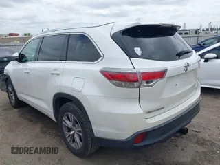 2015 Toyota Highlander XLE z VIN 5TDKKRFH0FS076120, wystawiony jako IAAI lot #42131646 z przebiegiem 117 623 mil mil oraz . Historia ofert i sprzedaży dostępna na DreamBid. Obrazek 3.
