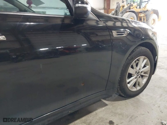 2018 Kia Optima LX with VIN 5XXGT4L30JG233167, listed as a IAAI auction lot 41605135 with 82,337 mi miles. Bid and sale history available at carsss.com. Image 20.