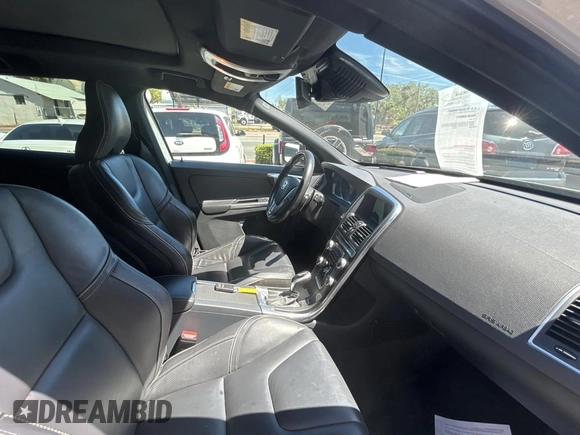 2017 Volvo XC60 R-Design with VIN YV449MRS8H2035952, listed as a Copart auction lot 50250945 with 80,239 mi miles and Clean title. Bid and sale history available at DreamBid. Image 5.