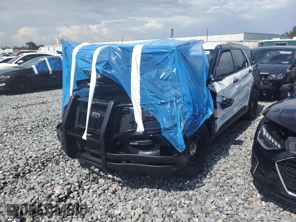 2023 Ford Police Interceptor Utility z VIN 1FM5K8ABXPGB58924, wystawiony jako Copart lot #53245495 z przebiegiem 16 066 mil mil oraz Szkody całkowita. Historia ofert i sprzedaży dostępna na DreamBid. Obrazek 1.