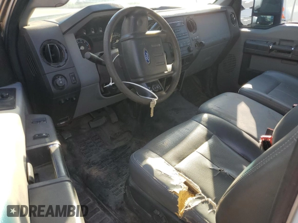 2011 Ford F-250 XL with VIN 1FTBF2A6XBEB58907, listed as a Copart auction lot 84220294 with 305,933 mi miles and Clean title. Bid and sale history available at DreamBid. Image 8.