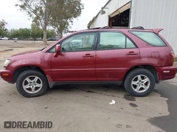2000 Lexus RX 300 with VIN JT6HF10UXY0148220, listed as a IAAI auction lot 42105078 with 250,618 mi miles. Bid and sale history available at carsss.com. Image 14.