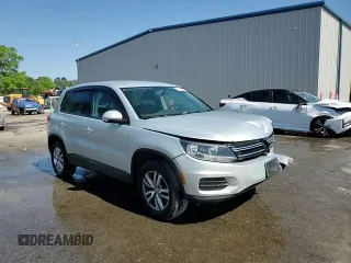 2012 Volkswagen Tiguan SE z VIN WVGAV7AX6CW543053, wystawiony jako Copart lot #53160825 z przebiegiem 167 185 mil mil oraz Szkody całkowita. Historia ofert i sprzedaży dostępna na DreamBid. Obrazek 15.