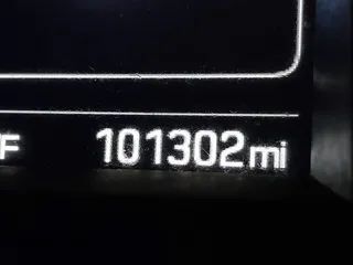 2018 Hyundai Santa Fe Sport 2.4L with VIN 5NMZT3LB6JH067040, listed as a IAAI auction lot 41760708 with 101,302 mi miles. Bid and sale history available at carsss.com. Image 16.