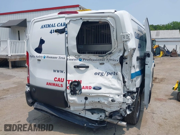 2024 Ford Transit Cargo z VIN 1FTBW1Y85RKA00455, wystawiony jako IAAI lot #42436443 z przebiegiem 8 015 mil mil oraz . Historia ofert i sprzedaży dostępna na DreamBid. Obrazek 6.