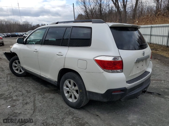 2011 Toyota Highlander with VIN 5TDZA3EH2BS012171, listed as a Copart auction lot 36656033 with 109,361 mi miles and Salvage Title. Bid and sale history available at carsss.com. Image 2.