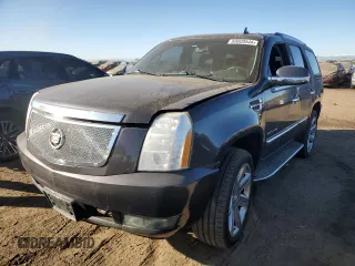 2010 Cadillac Escalade z VIN 1GYUKAEF3AR136225, wystawiony jako Copart lot #83609544 z przebiegiem Nie podano mil oraz Tytuł czysty. Historia ofert i sprzedaży dostępna na DreamBid. Obrazek 1.