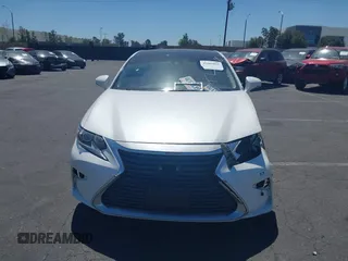 2018 Lexus ES with VIN 58ABK1GG8JU096535, listed as a IAAI auction lot 42009893 with 65,225 mi miles. Bid and sale history available at carsss.com. Image 13.