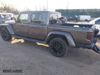 2021 Jeep Gladiator Overland with VIN 1C6HJTFG3ML565828, listed as a IAAI auction lot 41592507 with 43,607 mi miles. Bid and sale history available at carsss.com. Image 3.