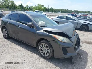 2012 Mazda 3 i Touring z VIN JM1BL1V75C1555049, wystawiony jako IAAI lot #42541766 z przebiegiem 236 988 mil mil oraz . Historia ofert i sprzedaży dostępna na DreamBid. Obrazek 1.