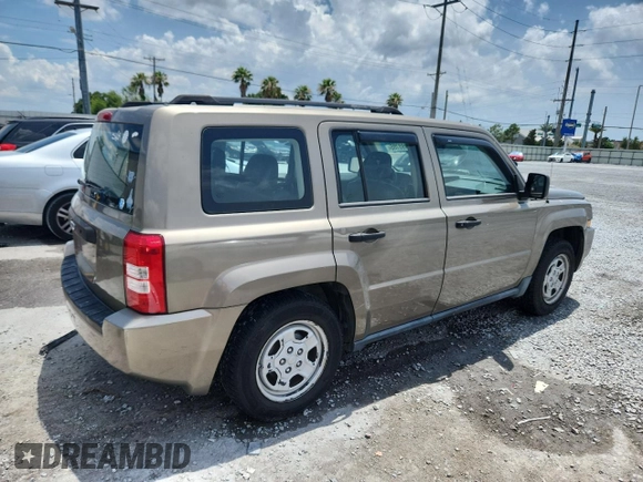 2008 Jeep Patriot Sport with VIN 1J8FT28078D722144, listed as a Copart auction lot 58493765 with 176,133 mi miles and Salvage title. Bid and sale history available at DreamBid. Image 3.