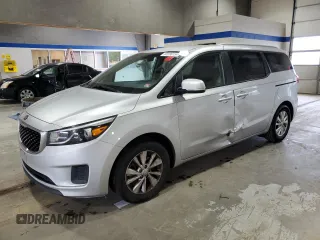 2015 Kia Sedona LX with VIN KNDMB5C12F6021516, listed as a Copart auction lot 60296154 with 221,220 mi miles and Clean Title. Bid and sale history available at carsss.com. Image 1.