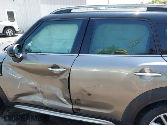 2019 MINI Countryman Cooper with VIN WMZYS7C5XK3F46936, listed as a IAAI auction lot 42419916 with 43,383 mi miles and . Bid and sale history available at DreamBid. Image 14.