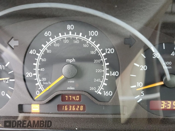 1997 Mercedes-Benz C 230/260/280/320 z VIN WDBHA28E3VF565566, wystawiony jako Copart lot #42641935 z przebiegiem 163 628 mil mil oraz Szkoda całkowita • Salvage title. Historia ofert i sprzedaży dostępna na DreamBid. Obrazek 9.