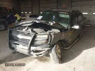 2004 Chevrolet Avalanche Z71 with VIN 3GNEK12T04G158487, listed as a IAAI auction lot 41794201 with 197,344 mi miles. Bid and sale history available at carsss.com. Image 17.