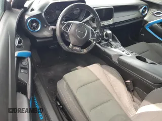 2017 Chevrolet Camaro 1LT z VIN 1G1FB1RX9H0160179, wystawiony jako Copart lot #56004185 z przebiegiem Nie podano mil oraz Czysty tytuł • Clean title. Historia ofert i sprzedaży dostępna na DreamBid. Obrazek 8.