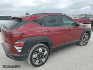 2024 Hyundai Kona SEL with VIN KM8HB3AB7RU104064, listed as a Copart auction lot 47754575 with 5,884 mi miles and Non Repairable. Bid and sale history available at carsss.com. Image 3.