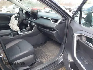 2025 Toyota RAV4 XLE Premium z VIN 2T3A1RFV2SC494497, wystawiony jako IAAI lot #42028044 z przebiegiem 7 773 mil mil oraz . Historia ofert i sprzedaży dostępna na DreamBid. Obrazek 5.