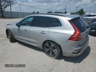2022 Volvo XC60 Momentum z VIN YV4L12RK9N1967229, wystawiony jako Copart lot #65001794 z przebiegiem 48 584 mil mil oraz Nie do naprawy • Non repairable. Historia ofert i sprzedaży dostępna na DreamBid. Obrazek 2.