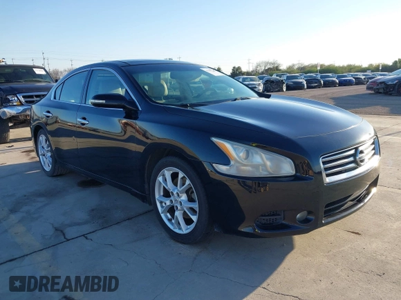 2013 Nissan Maxima S z VIN 1N4AA5AP2DC823212, wystawiony jako IAAI lot #41195799 z przebiegiem 216 924 mil mil oraz . Historia ofert i sprzedaży dostępna na DreamBid. Obrazek 1.