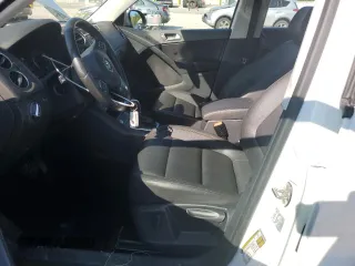 2017 Volkswagen Tiguan S z VIN WVGBV7AX0HK031002, wystawiony jako Copart lot #56384305 z przebiegiem 90 275 mil mil oraz Szkoda całkowita • Salvage title. Historia ofert i sprzedaży dostępna na DreamBid. Obrazek 7.
