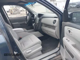 2011 Honda Pilot EX with VIN 5FNYF4H41BB004997, listed as a IAAI auction lot 40505560 with 141,487 mi miles. Bid and sale history available at carsss.com. Image 5.