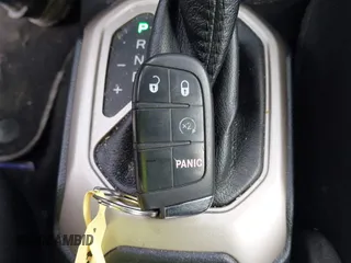 2015 Jeep Renegade Latitude with VIN ZACCJABT9FPB46231, listed as a IAAI auction lot 40805225 with 158,509 mi miles. Bid and sale history available at carsss.com. Image 11.