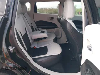 2019 Jeep Compass Latitude с VIN 3C4NJCBB2KT676877, выставлен на аукционе IAAI как лот 40476887 с пробегом Не указан миль и . История ставок и продаж доступна на DreamBid. Изображение 8.