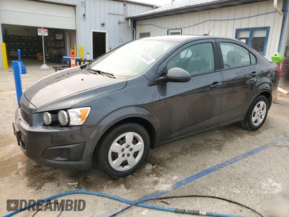 2016 Chevrolet Sonic LS z VIN 1G1JA5SH1G4103182, wystawiony jako Copart lot #59205495 z przebiegiem 107 537 mil mil oraz Szkoda całkowita • Salvage title. Historia ofert i sprzedaży dostępna na DreamBid. Obrazek 1.